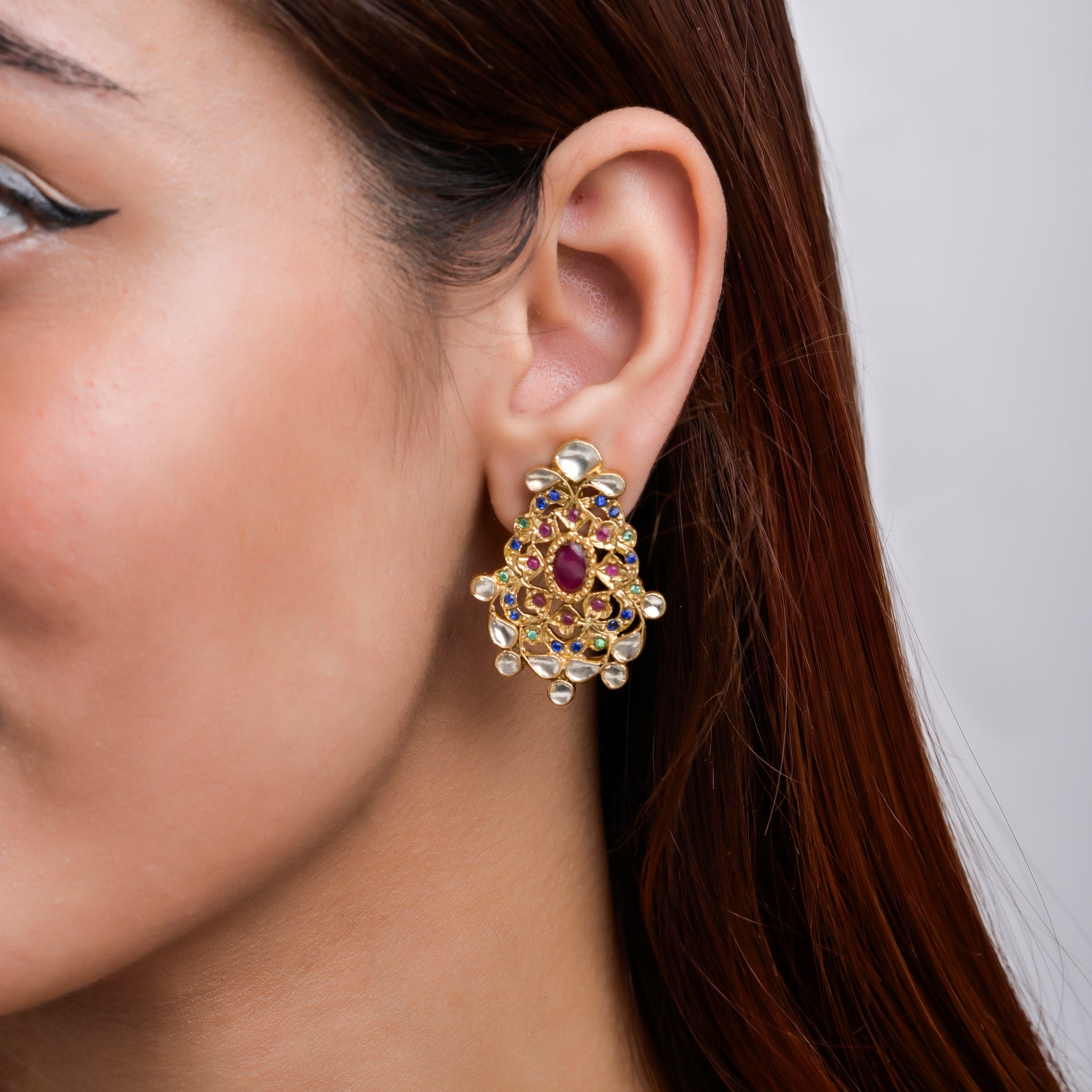 KUNDAN STUD	EARRINGS