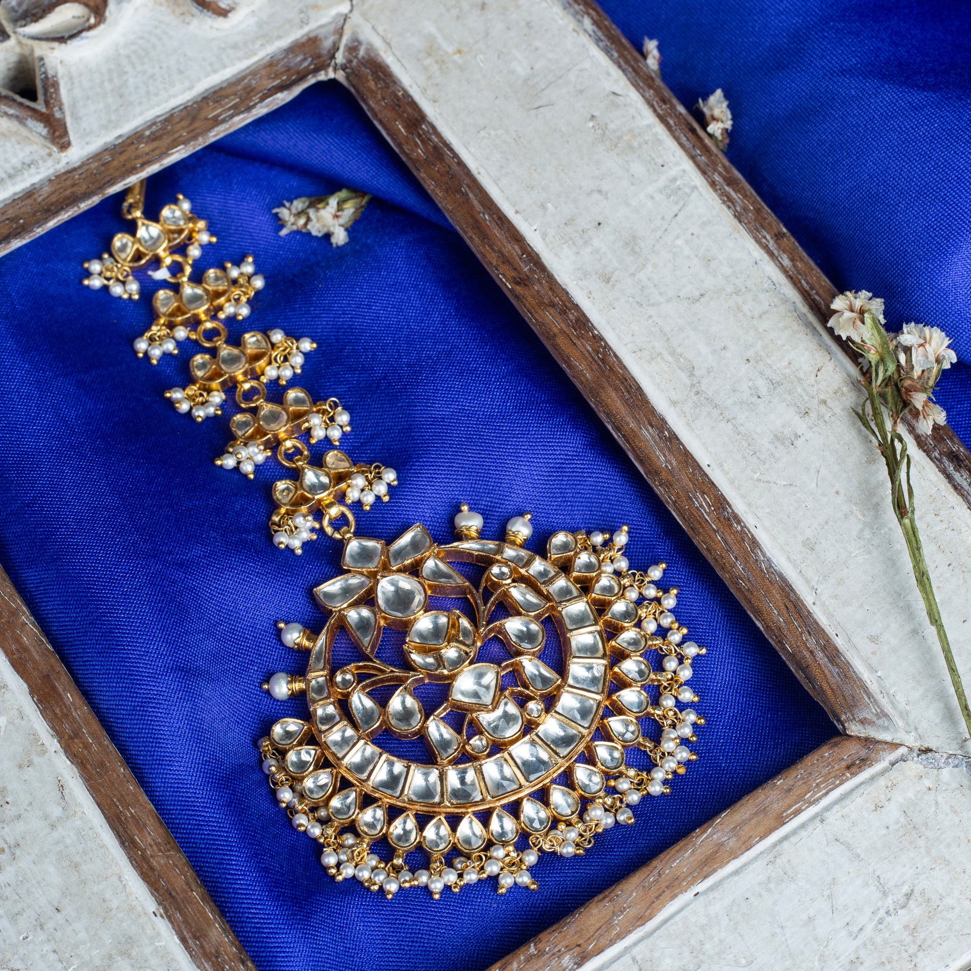 KUNDAN MAANG TIKKA – Amethyst