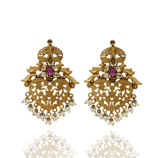 EARRINGS:- 92.5 STERLING SILVER,GOLD PLATED KUNDAN WITH PINK ONYX AND FRESH WATER PEARLS.
