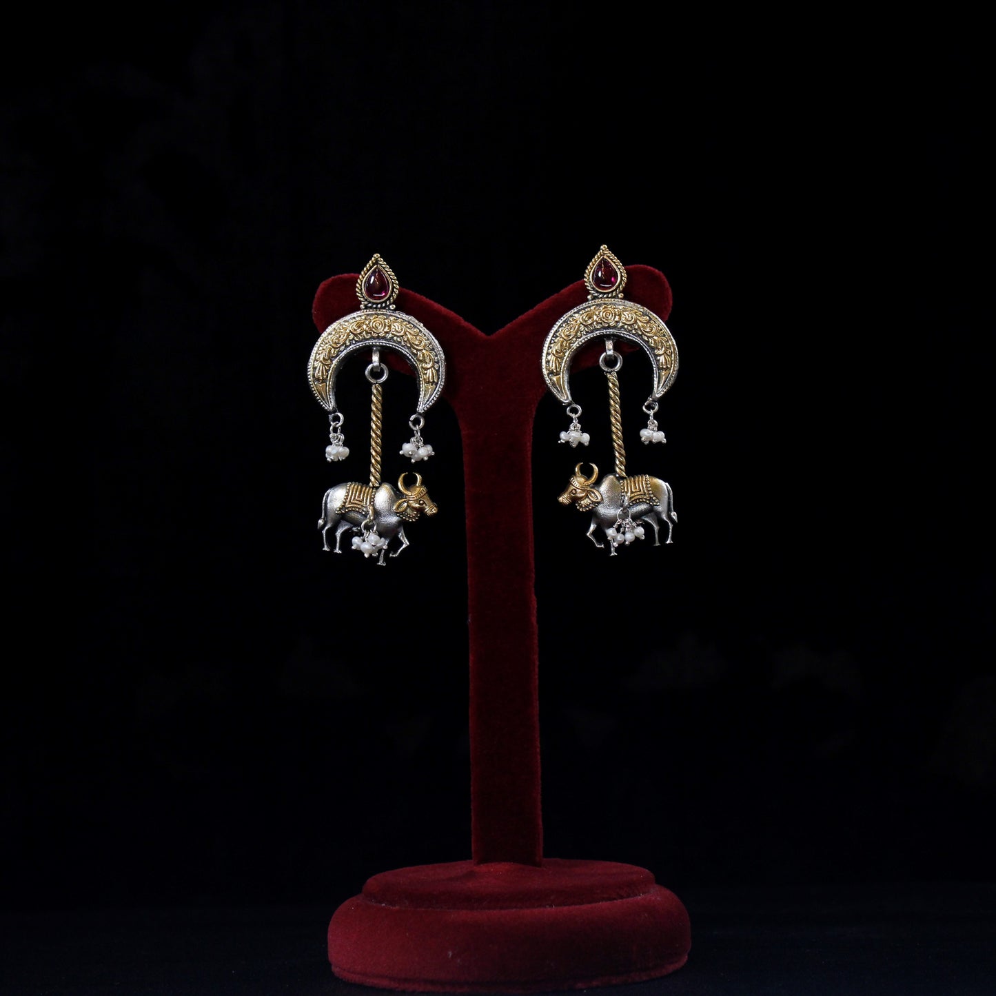 TWO-TONE sterling silver EARRINGS with red onyx with fresh water pearls