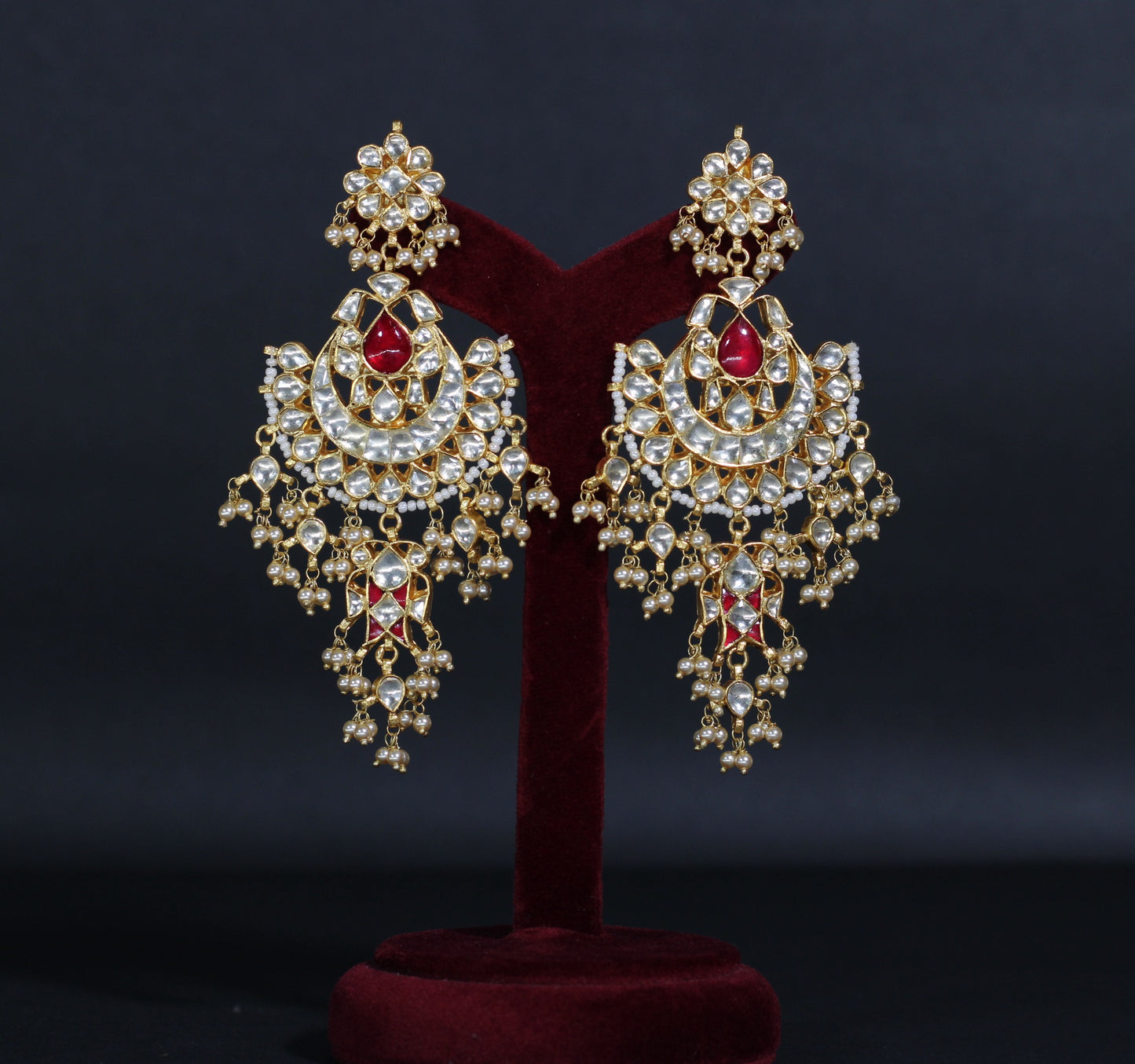 EARRINGS IN 92.5 STERLING SILVER WITH 18KT GOLD PLATED WITH KUNDAN, PINK ONYX AND FRESH WATER PEARLS