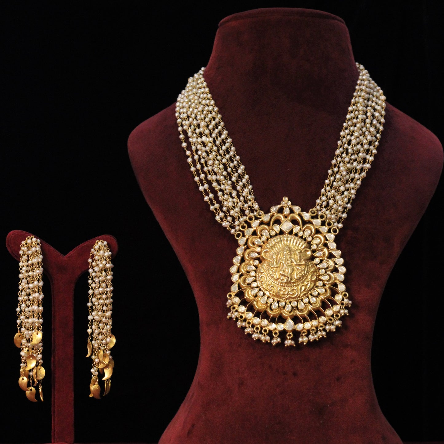 NECKLACE:-  92.5 STERLING SILVER, KUNDAN WITH FRESH WATER PEARLS  & 18K GOLD PLATED