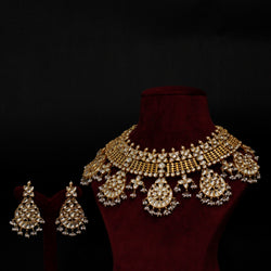 NECKLACE :- 92.5 STERLING SILVER GOLD PLATED WITH KUNDAN & FRESH WATER PEARLS.