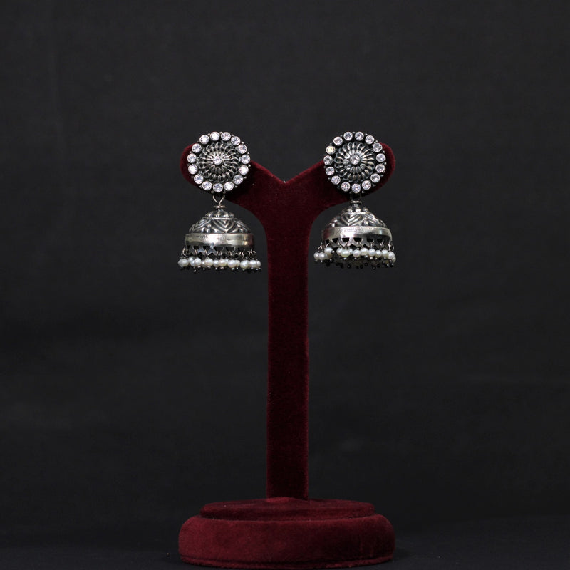 EARRINGS:- 92.5 STERLING SILVER WITH OXIDISED PLATING, KUNDAN AND FRESH WATER PEARLS.