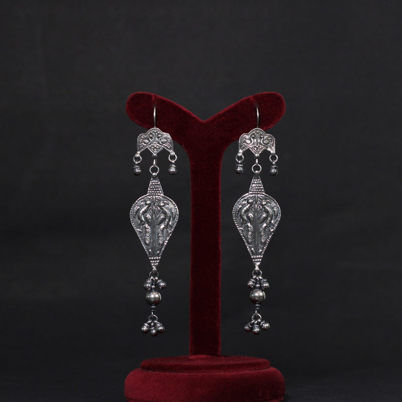 EARRINGS:- 92.5 STERLING SILVER WITH OXIDISED PLATING.