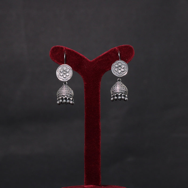 EARRINGS:- 92.5 STERLING SILVER WITH OXIDISED PLATING.